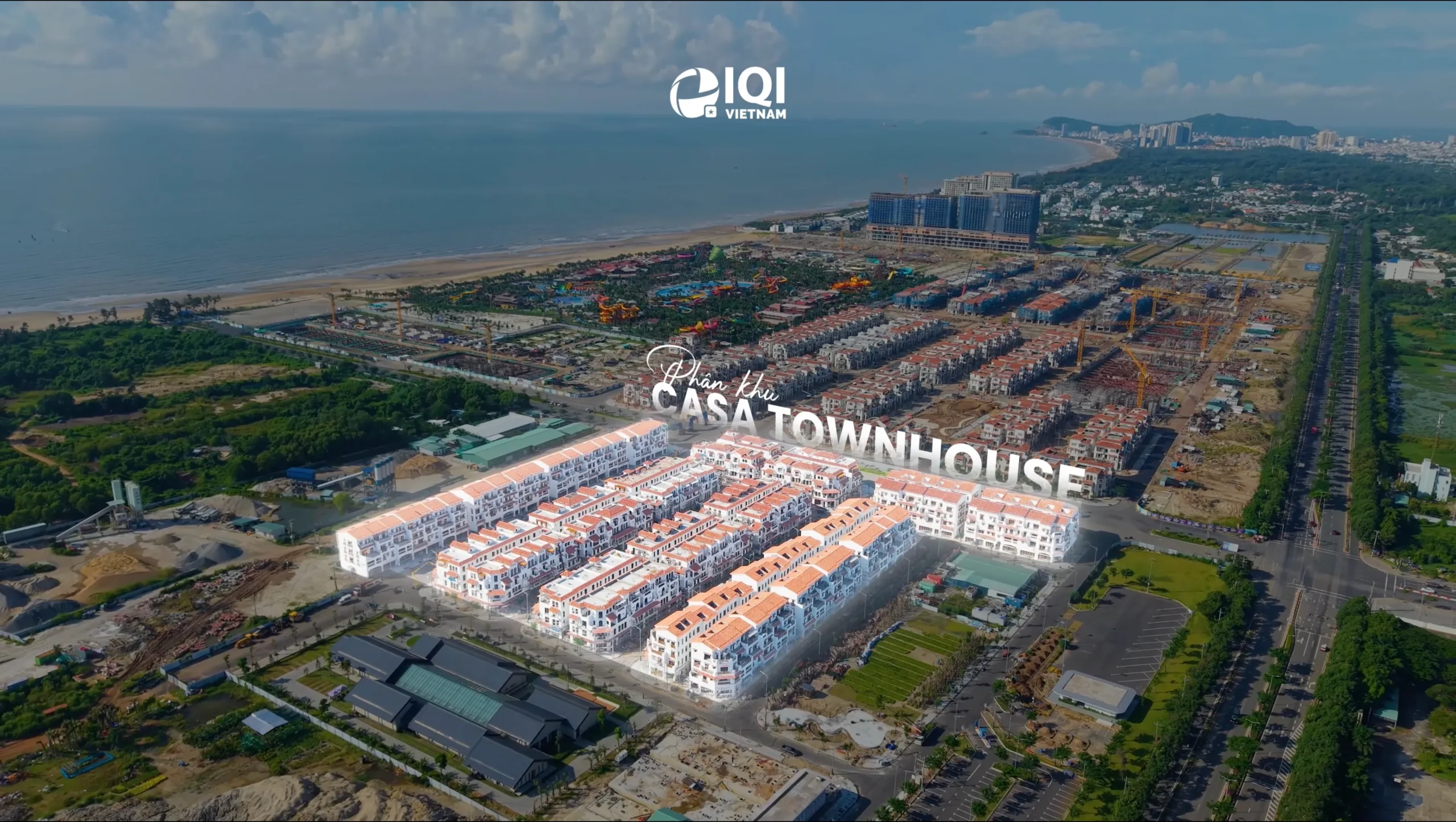 Các dãy nhà phố Casa Townhouse Blanca City đang hoàn thiện mặt ngoài tháng 10/2026