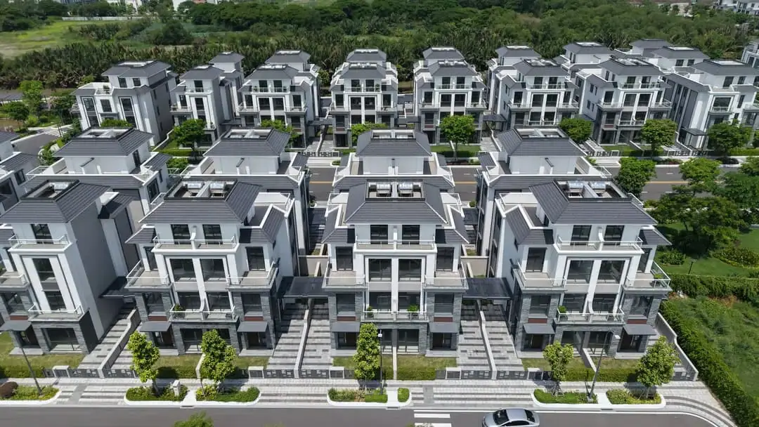 Ảnh khu nhà thấp tầng Gladia trong tài liệu tham khảo tháng 6/2026